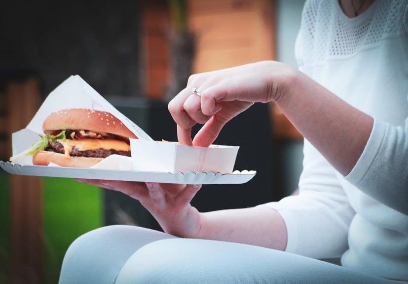 Burger servi lors d'un événement dans la métropole lilloise