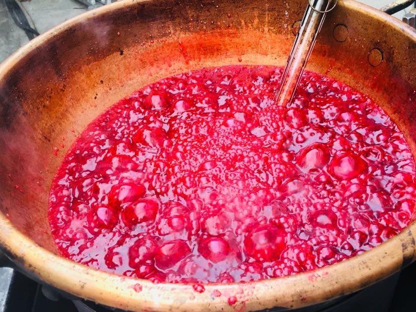 Coulis de fruits rouges maison pour accompagner crêpes et gaufres